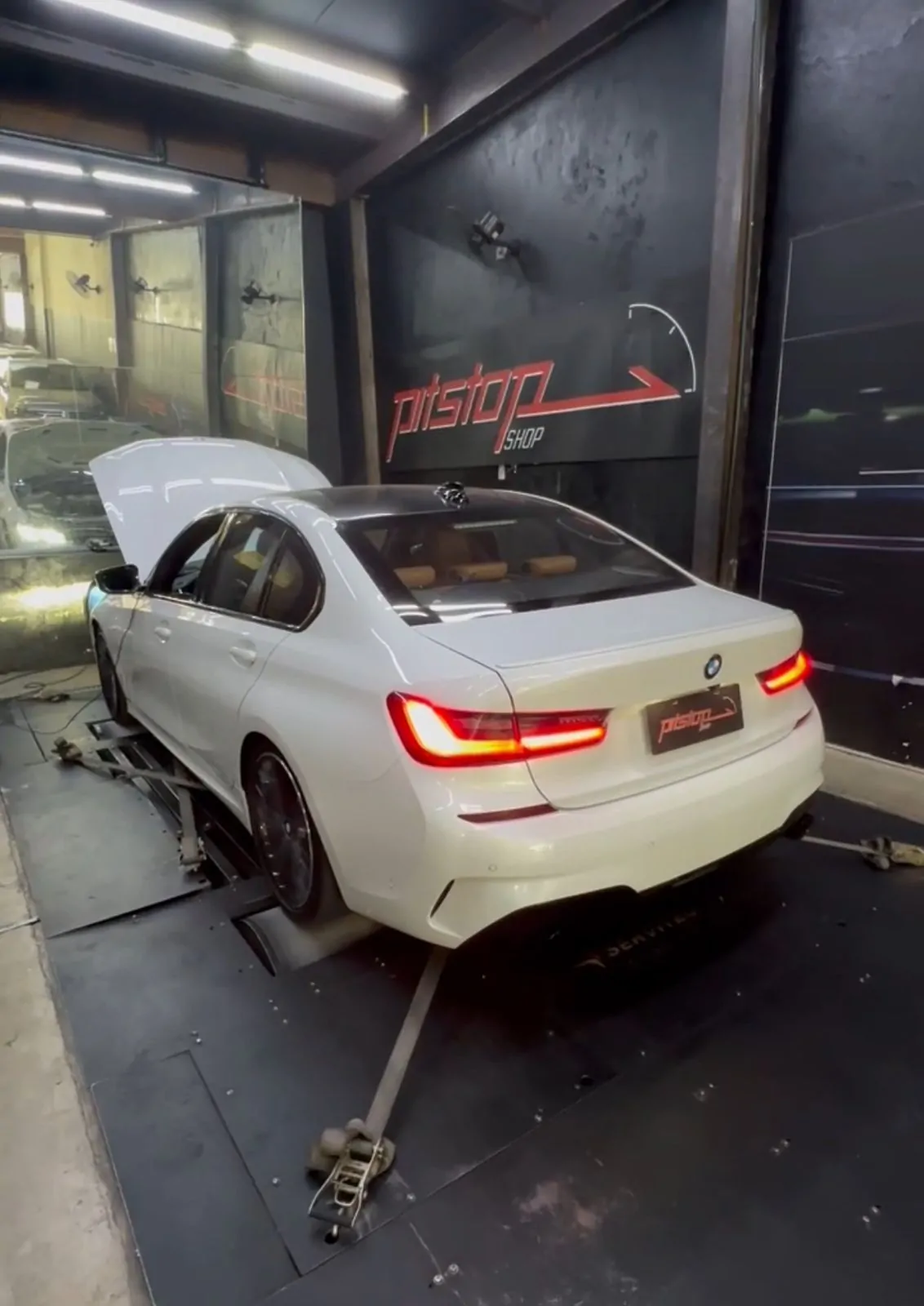 BMW 320i G20 em desbloqueio de ECU na PitStopShop, São Paulo